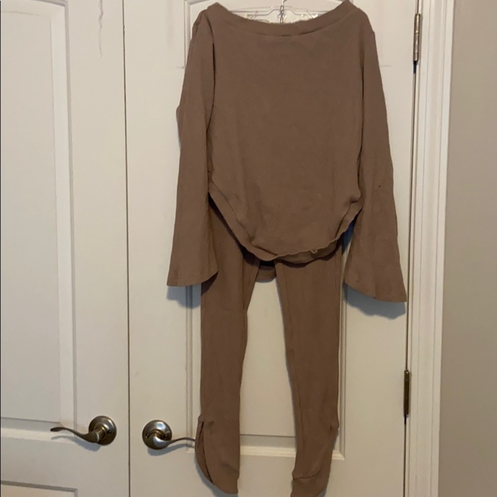 By Egreis Lizzy Top and Cherry Leggings Set